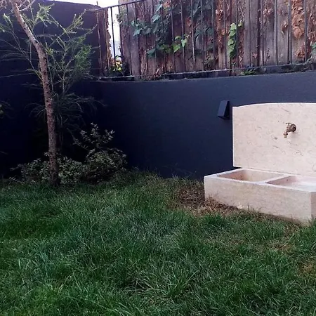 Red House Garden Apartment